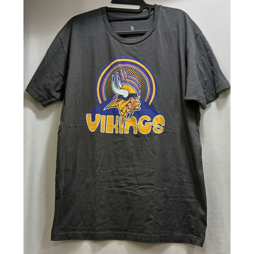 Junk Food Minnesota Vikings Gray Big Colorful Logo T-Shirt Cotton Size Large EUC